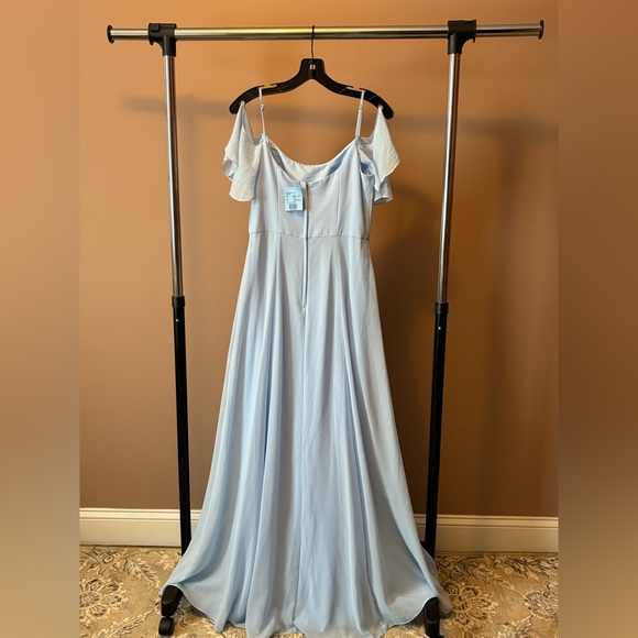 Cold Shoulder Dress with Pockets - Picture 3 of 8